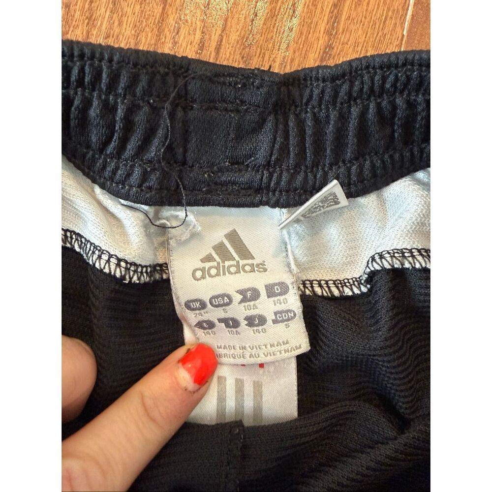 Adidas size 6 boys shirt and short bundle - Picture 4 of 8
